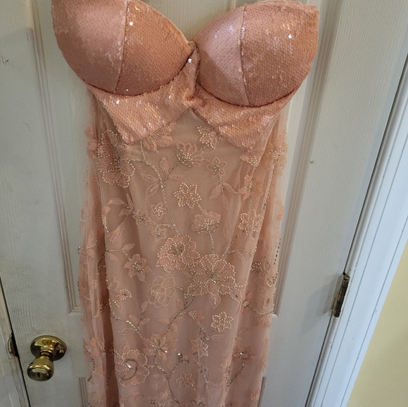 Party dress size M ( Color Peach) - Picture 7 of 9